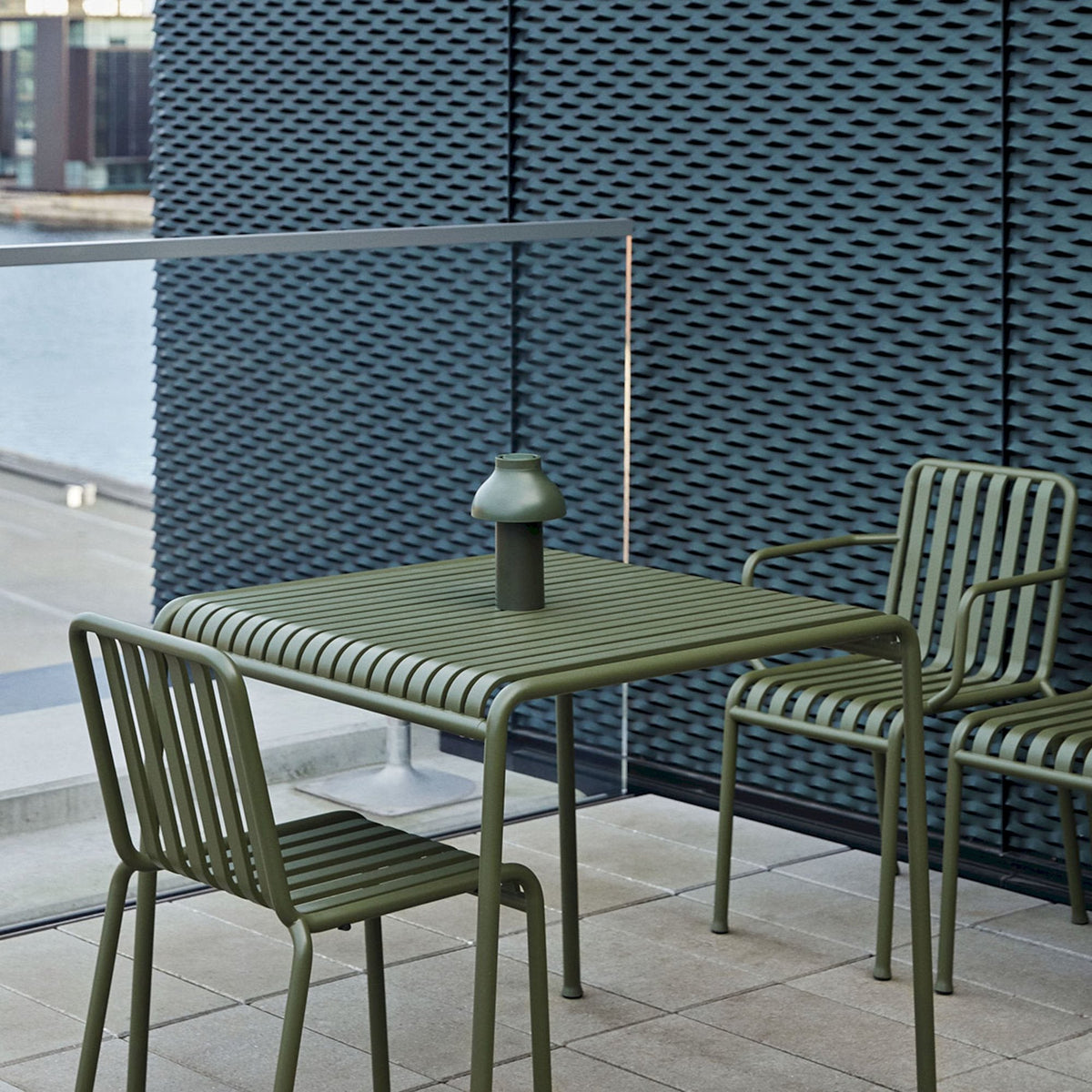 Palissade Table - 82.5x90 x 75 cm