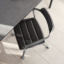 Vipp452 Swivel Chair