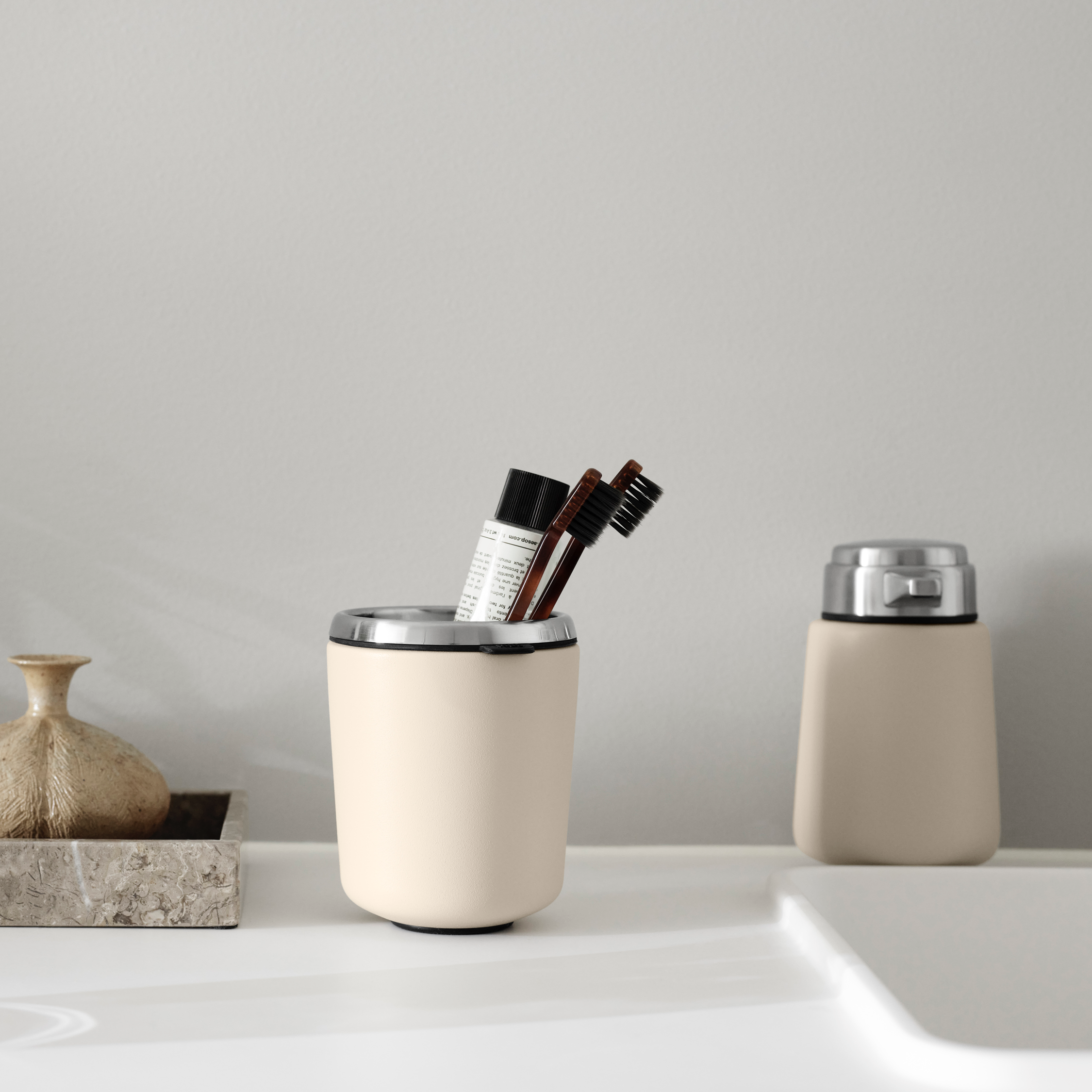 Vipp7 Toothbrush Holder Beige