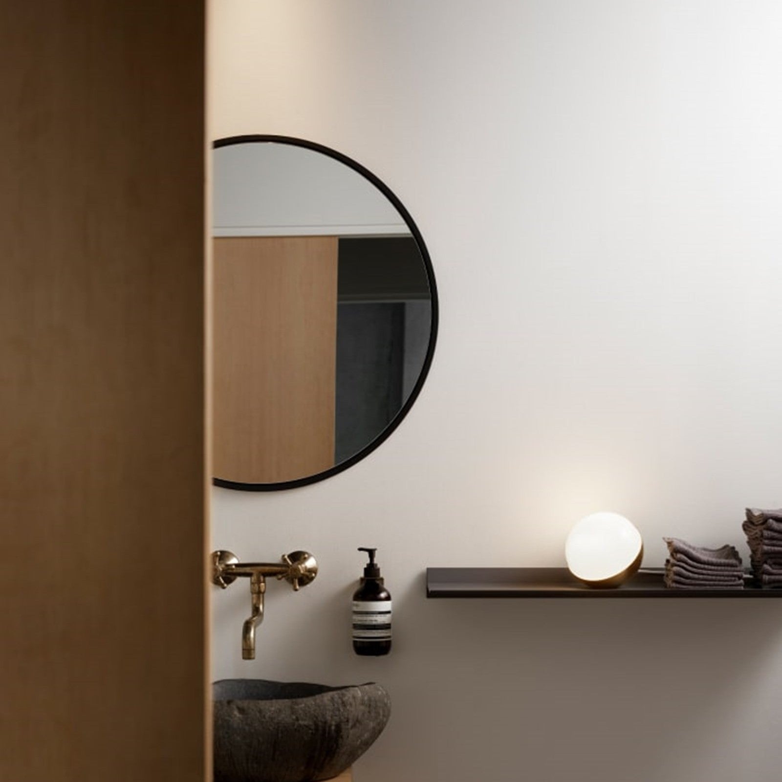 VL Studio Table/Floor