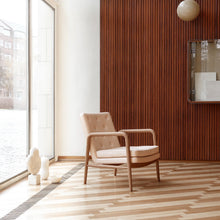 VLA76 Foyer Chair