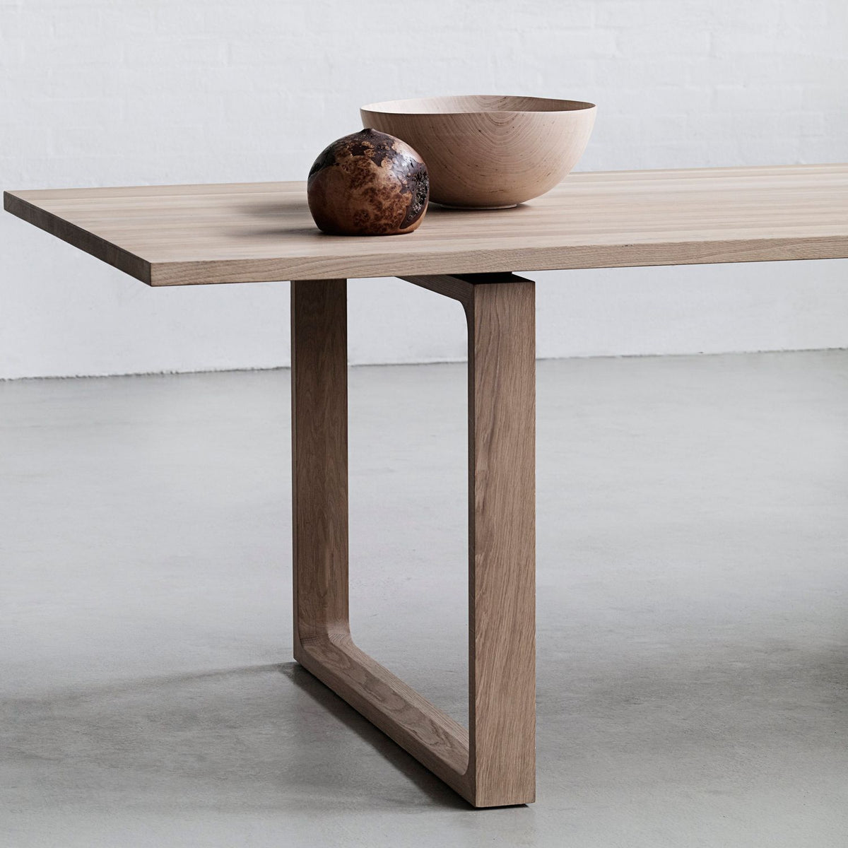 Essay Table 317x100cm