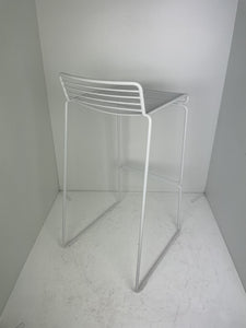 Hee Barstool by HAY