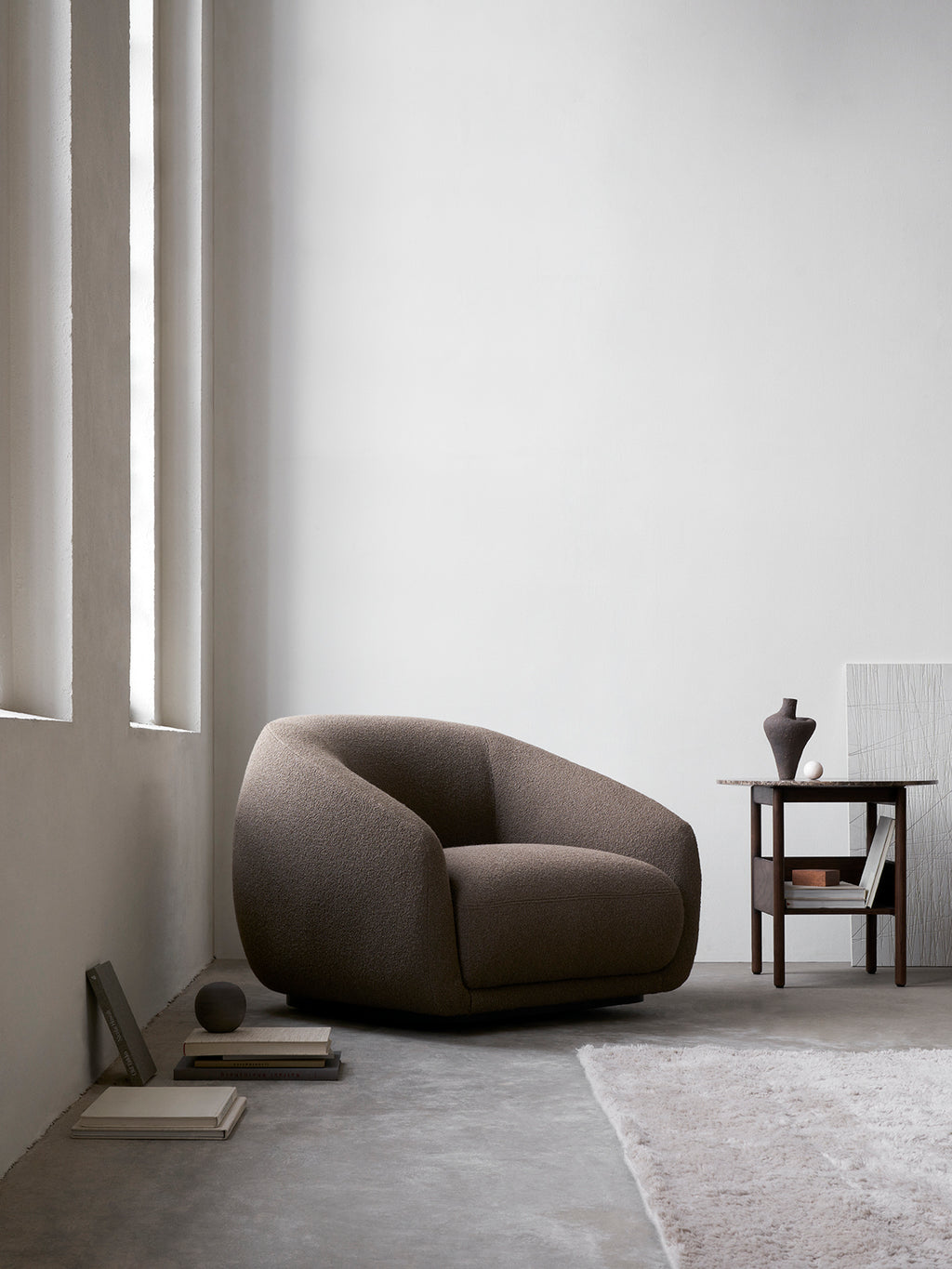 Montholon Lounge Chair, Swivel