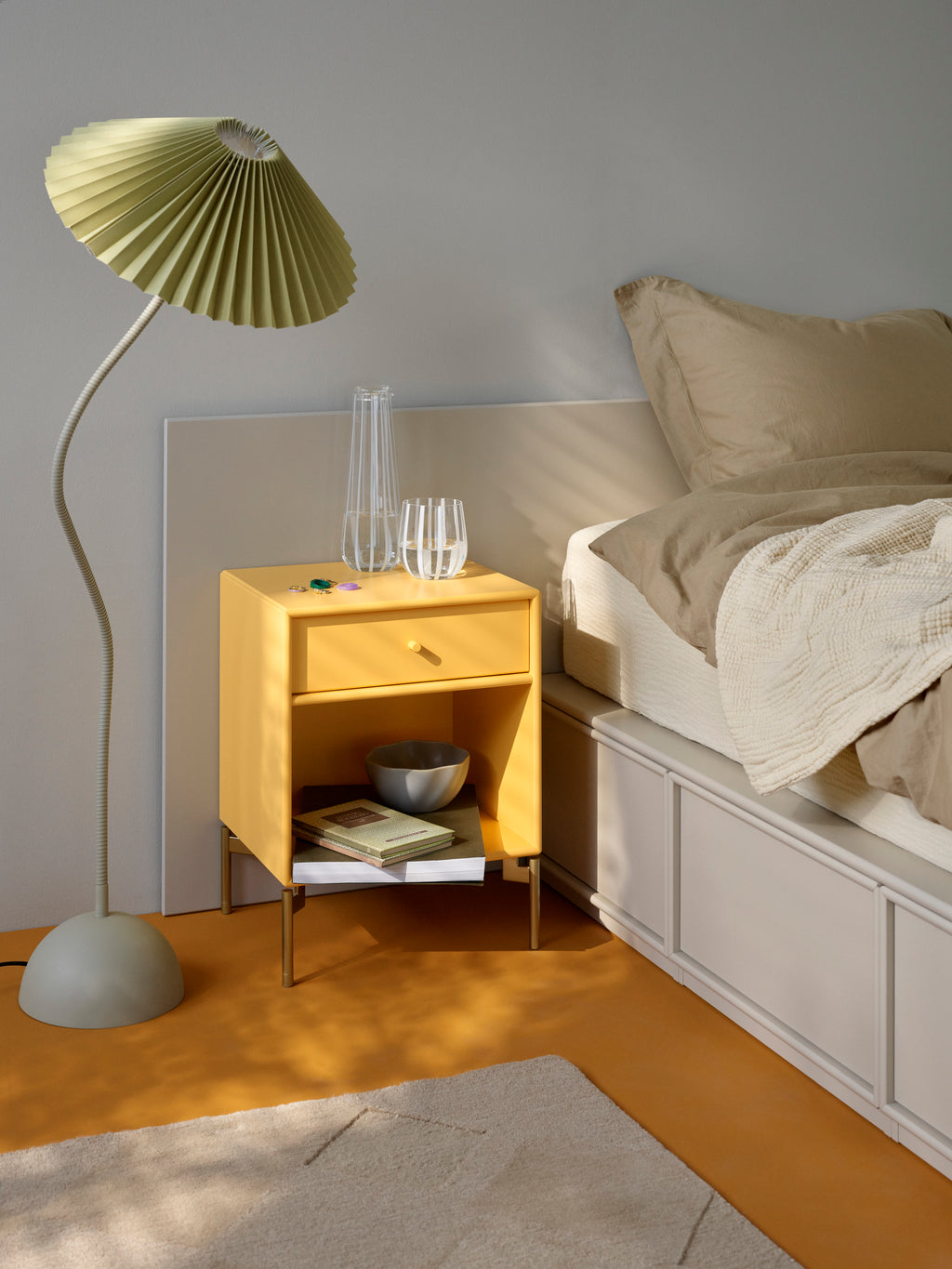 Dream bedside cabinet
