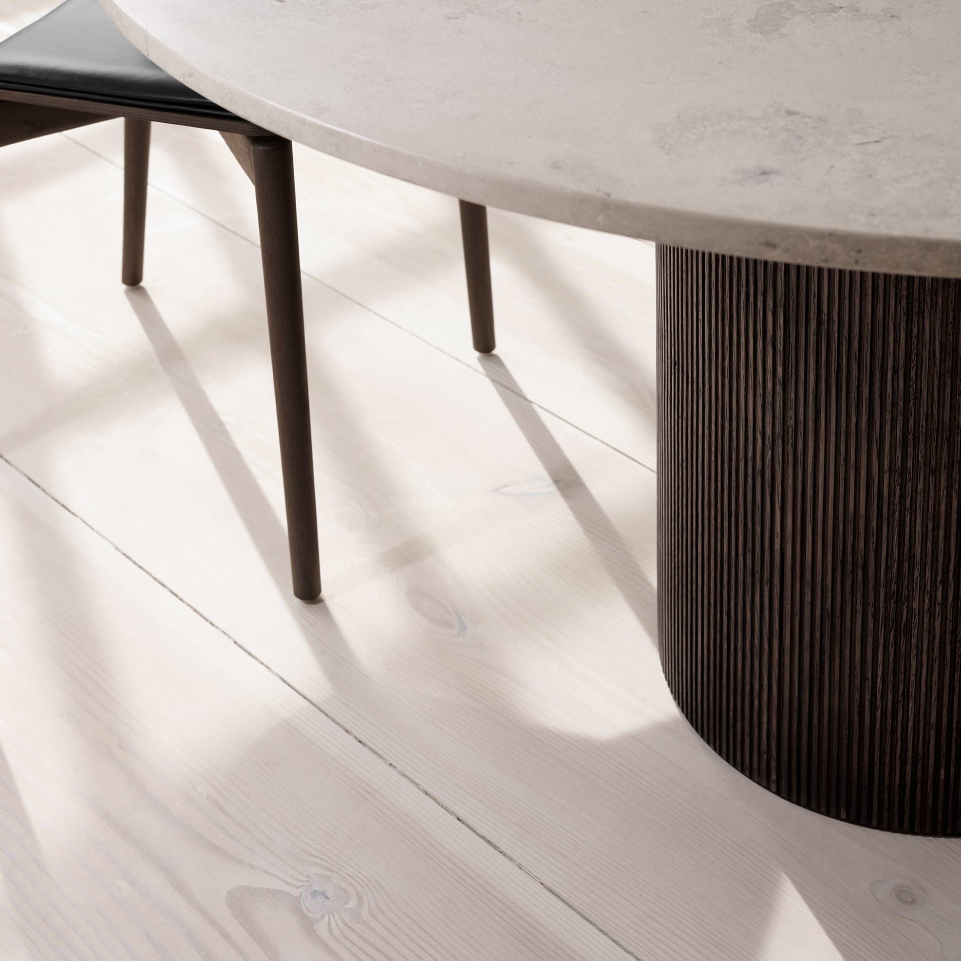 Vipp495 Cabin Round 150cm Grey Dark Oak