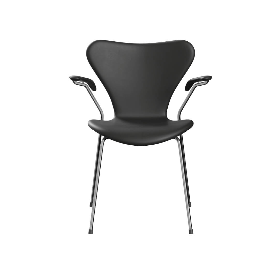 Series 7 Armchair  Full Upholstery by Fritz Hansen