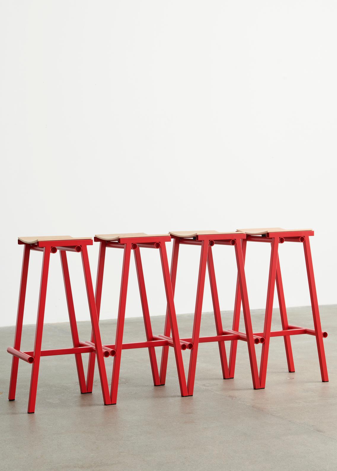 Taburete 8 Bar Stool High