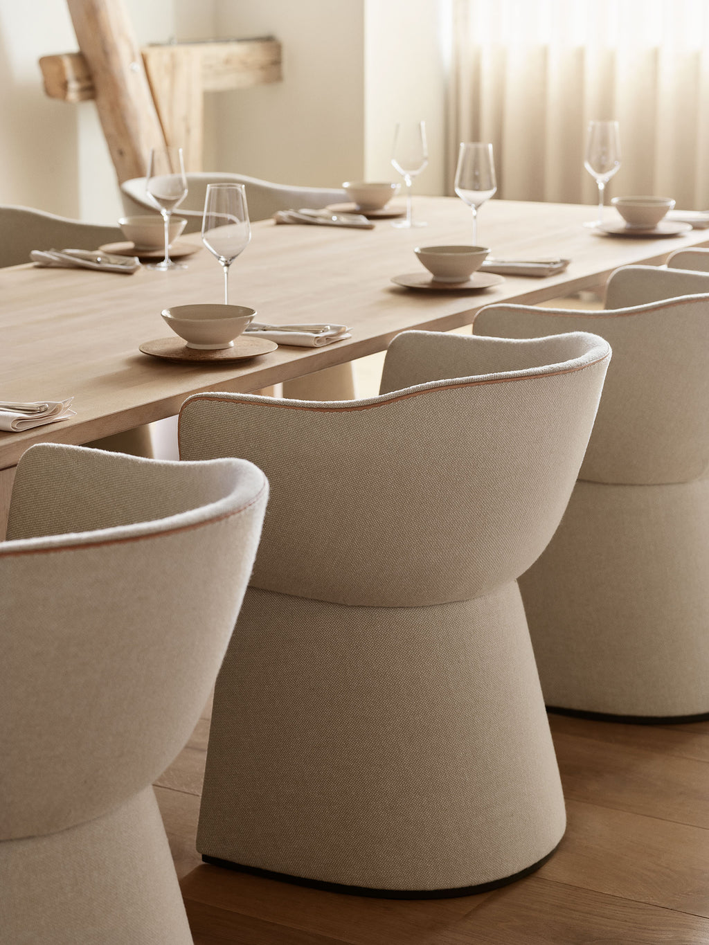 Monolit Dining Chair w/o Leather Piping