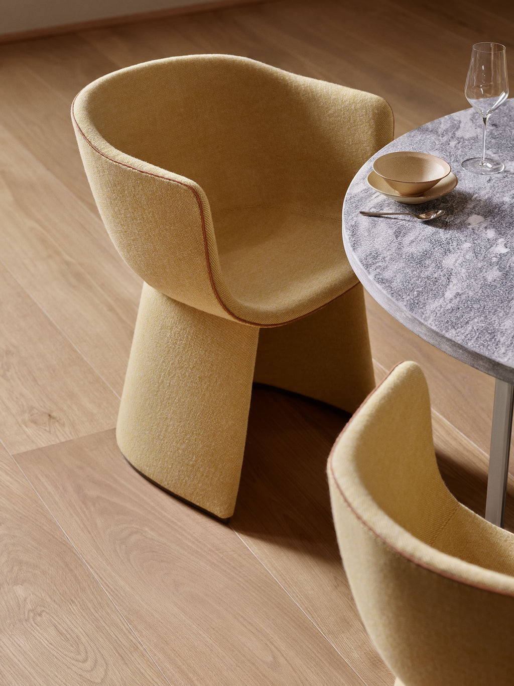 Monolit Dining Chair w/o Leather Piping