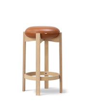 Pioneer Stool - Oak Lacquered