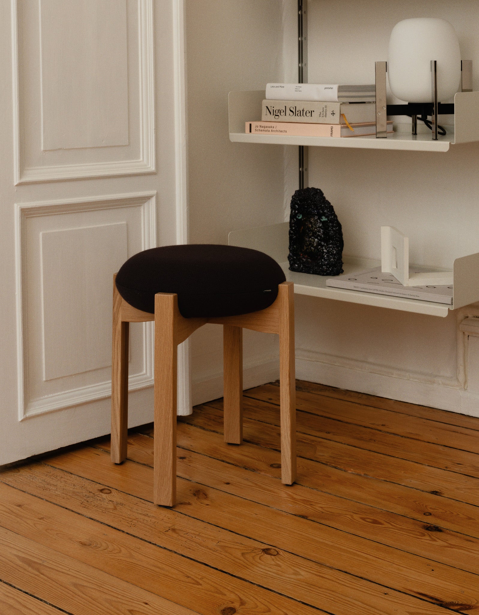 Pioneer Stool Low - Oak Lacquered