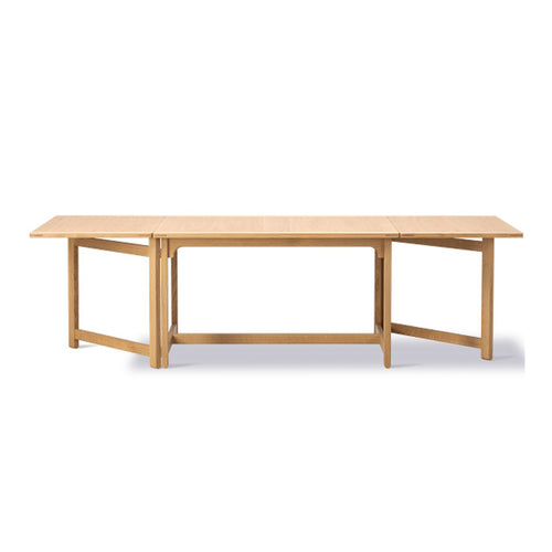 BM71 Library Table by Fredericia