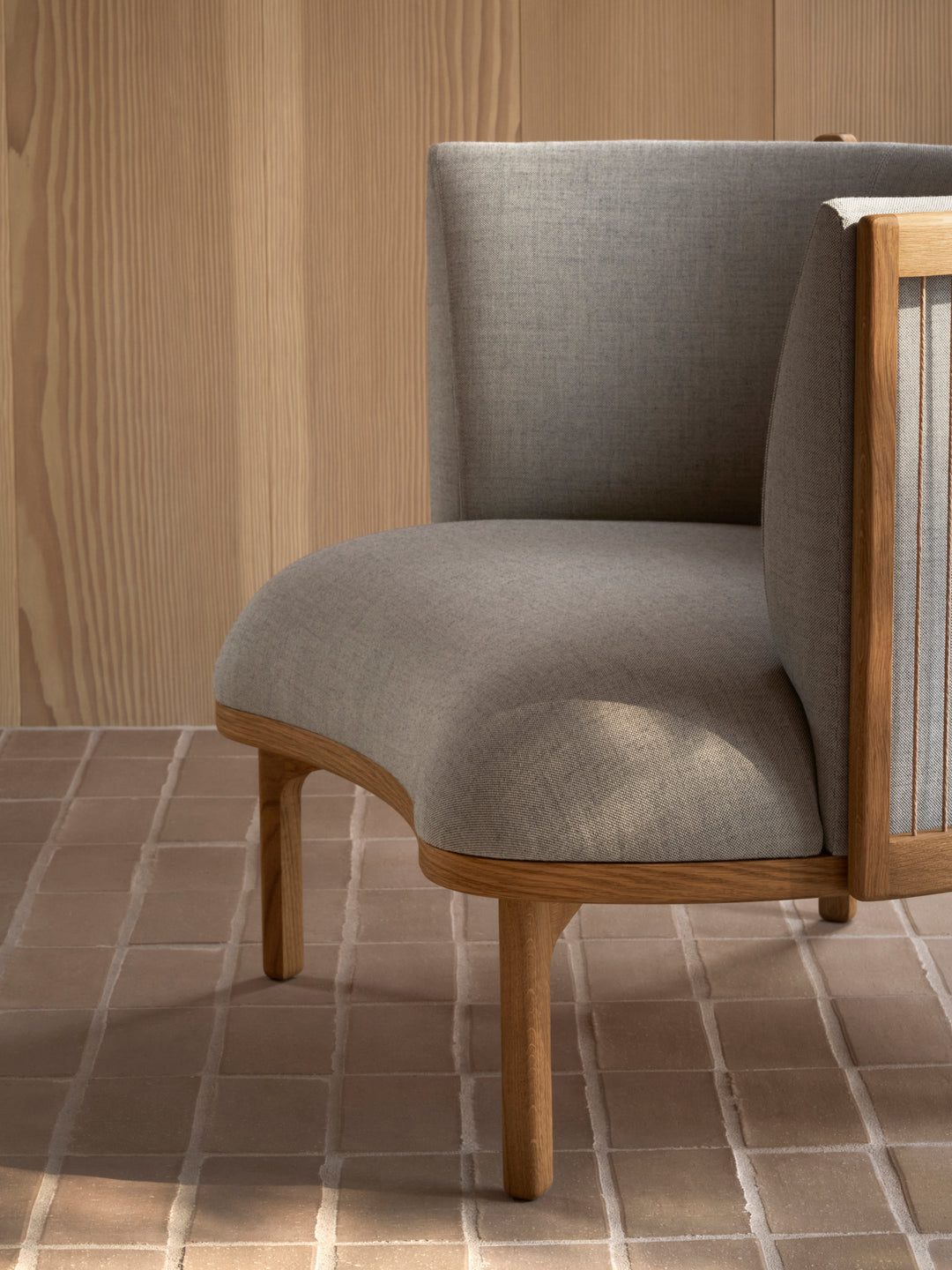 RF1904 Sideways Lounge Chair In Oak Base
