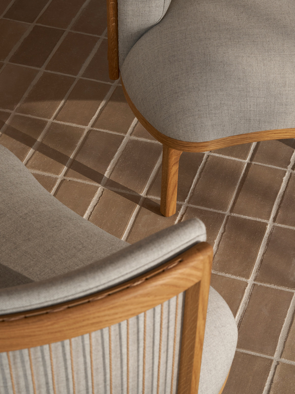 RF1904 Sideways Lounge Chair In Oak Base