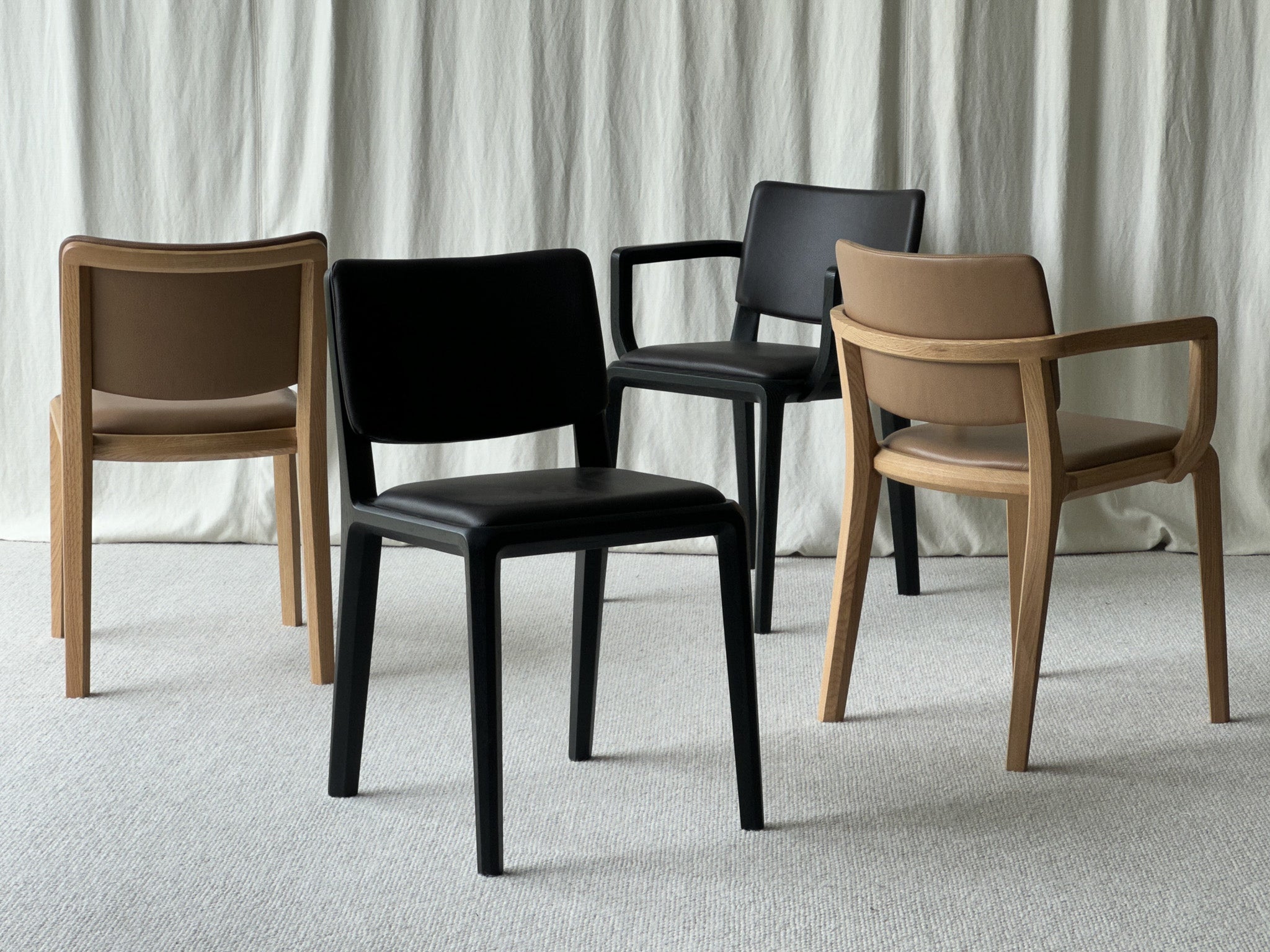 Boardwalk Chair w/Arms UPH S+B Black Oak