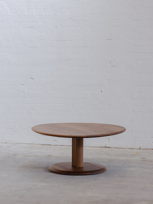 Ayva Bistro Irreg 1055x1125x450h OAK