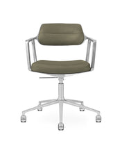 Vipp453+ Swivel Chair