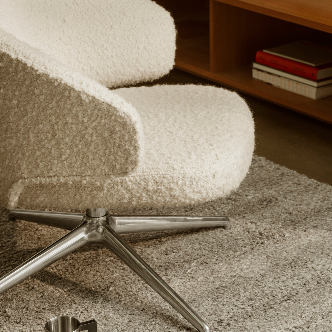 Let Lounge Chair Swivel