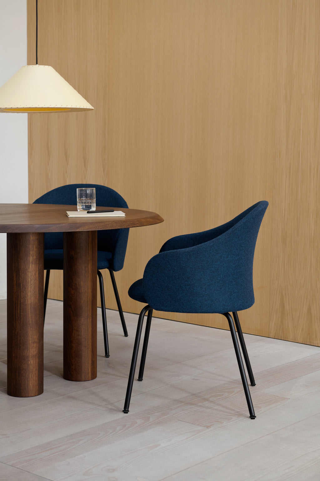 Gomo Armchair Tube